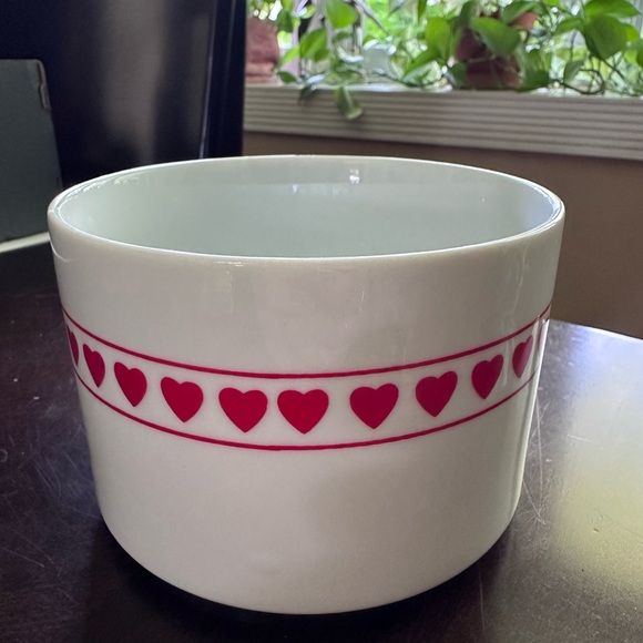 Vintage 1988 Heart Print FTDA Ceramic Bowl - Picture 3 of 4